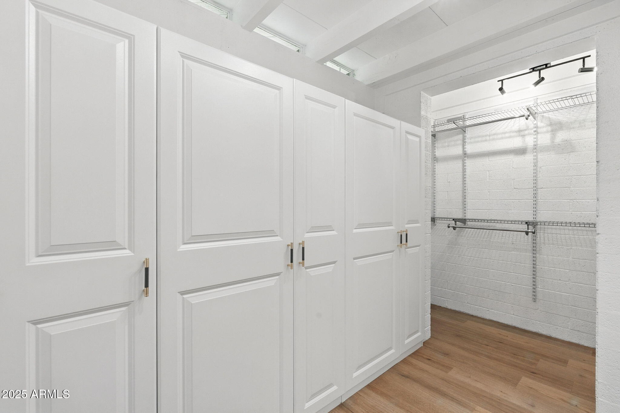 5809 North 10th Place Phoenix, AZ 85014 - Photo 31 of 81 a view of an empty room