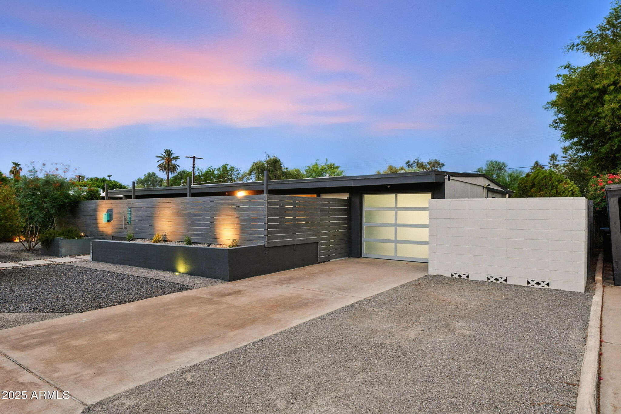 5809 North 10th Place Phoenix, AZ 85014 - Photo 4 of 81 a view of a lake