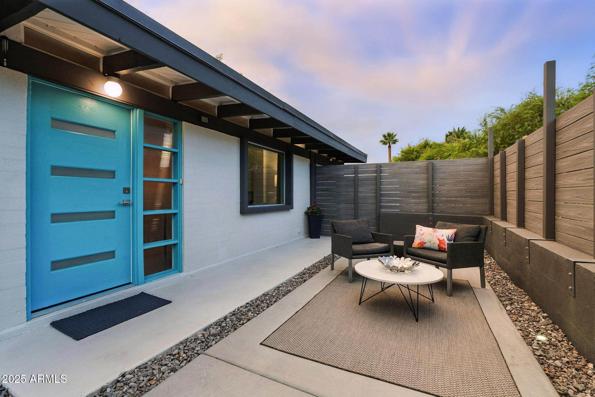 5809 North 10th Place Phoenix, AZ 85014 - Photo 5 of 81 Private entrance w/ courtyard