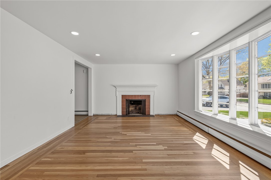 101 Bateman Avenue Cranston, RI 02920 - Photo 5 of 42
