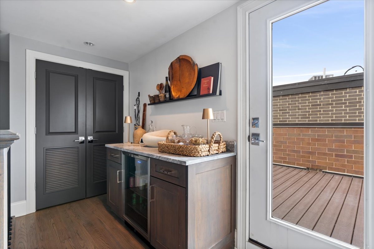 2455 North Racine Avenue, Unit 3 Chicago, IL 60614 - Photo 19 of 24