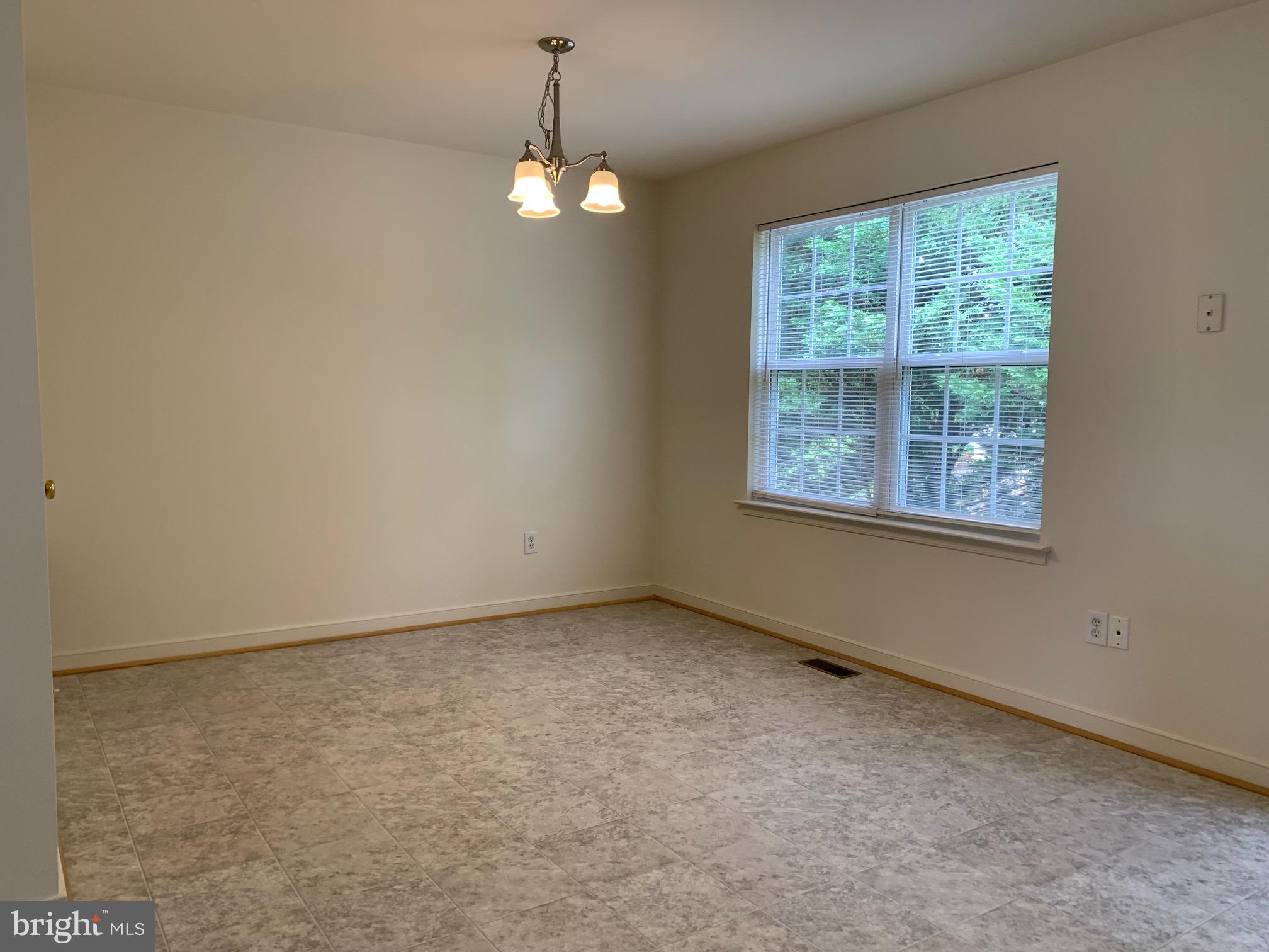 208 Torbert Loop Stafford, VA 22554 - Photo 6 of 16 an empty room with a window