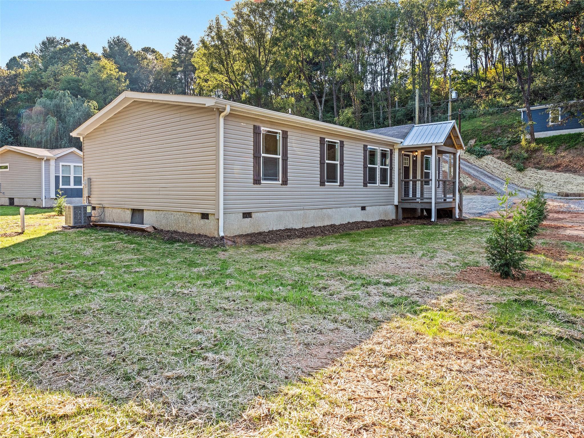 151 Brookside Street Clyde, NC 28721 - Photo 2 of 27 Gallery Image 2