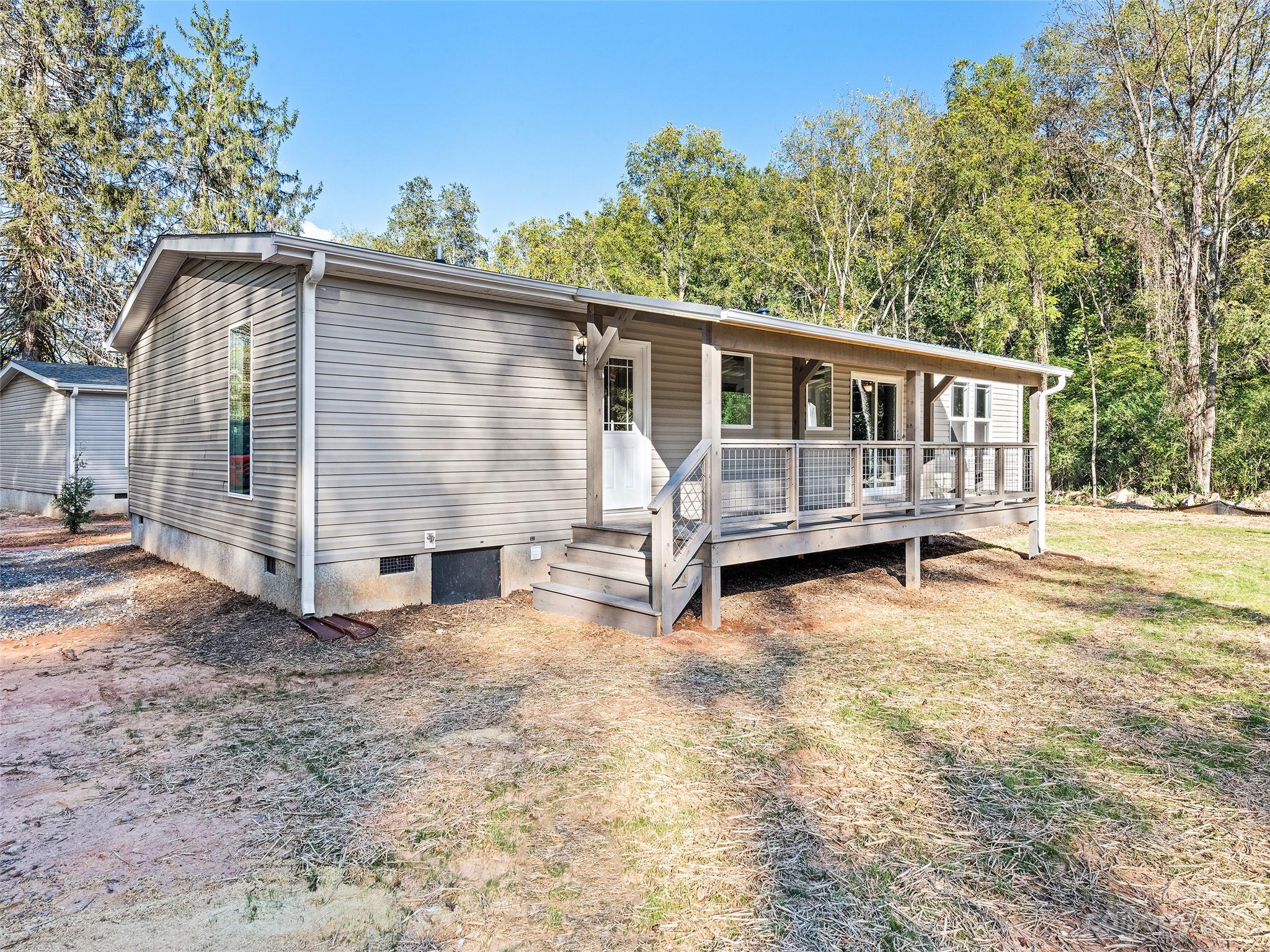 151 Brookside Street Clyde, NC 28721 - Photo 3 of 27 Gallery Image 3