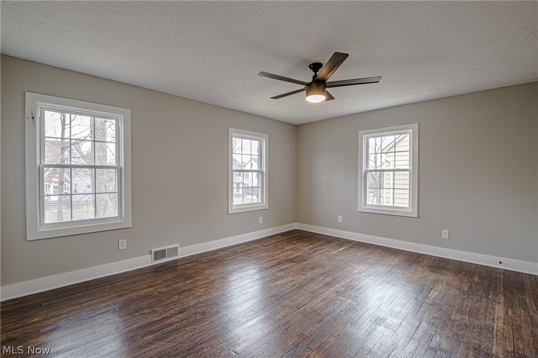 3715 Berkeley Road Cleveland Heights, OH 44118 - Photo 8 of 17