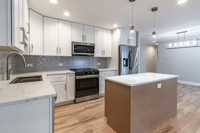 $6,200 | 1240 Warrington Road, Deerfield, IL 60015