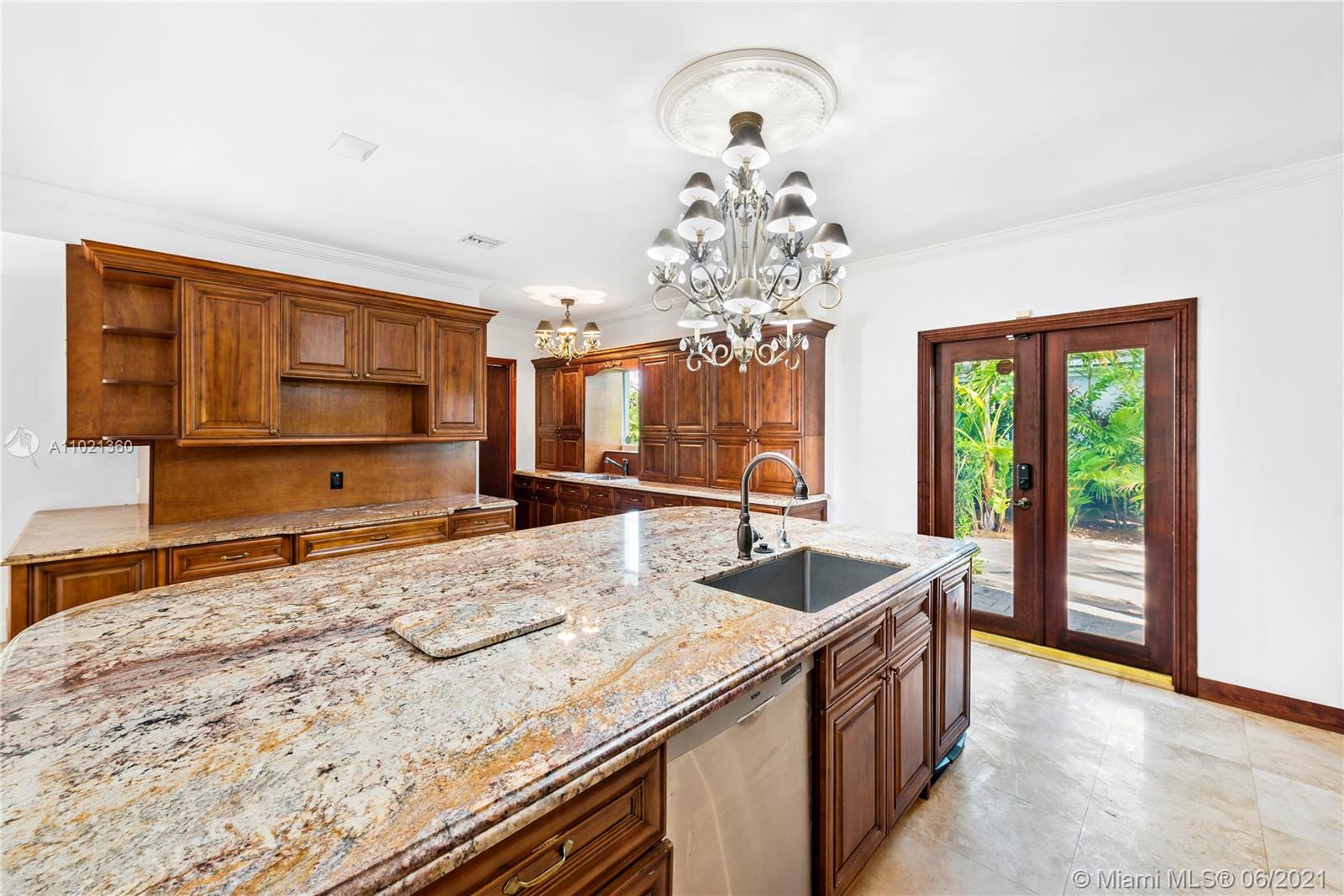 5767 Alton Road Miami Beach, FL 33140 - Photo 12 of 81