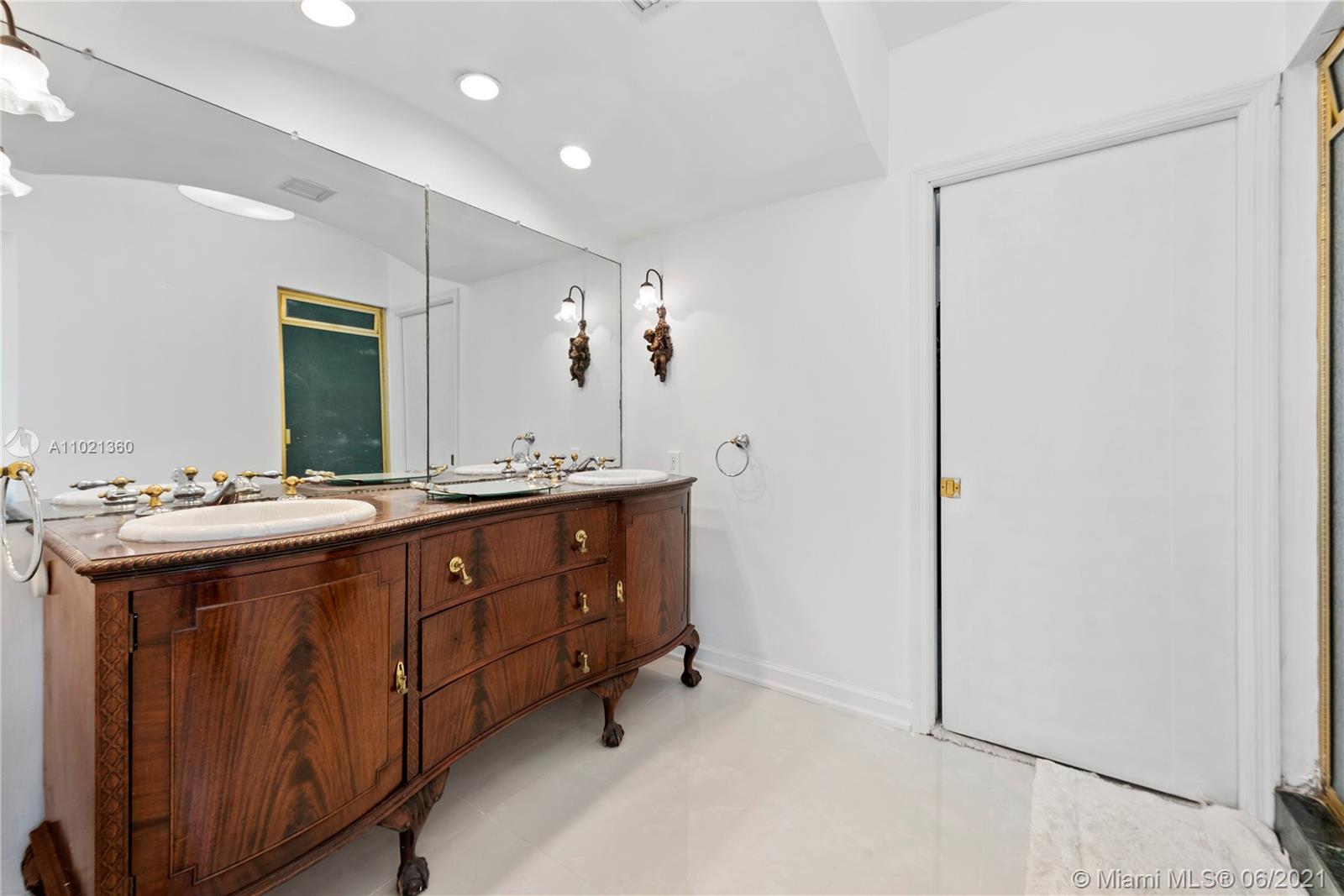 5767 Alton Road Miami Beach, FL 33140 - Photo 47 of 81