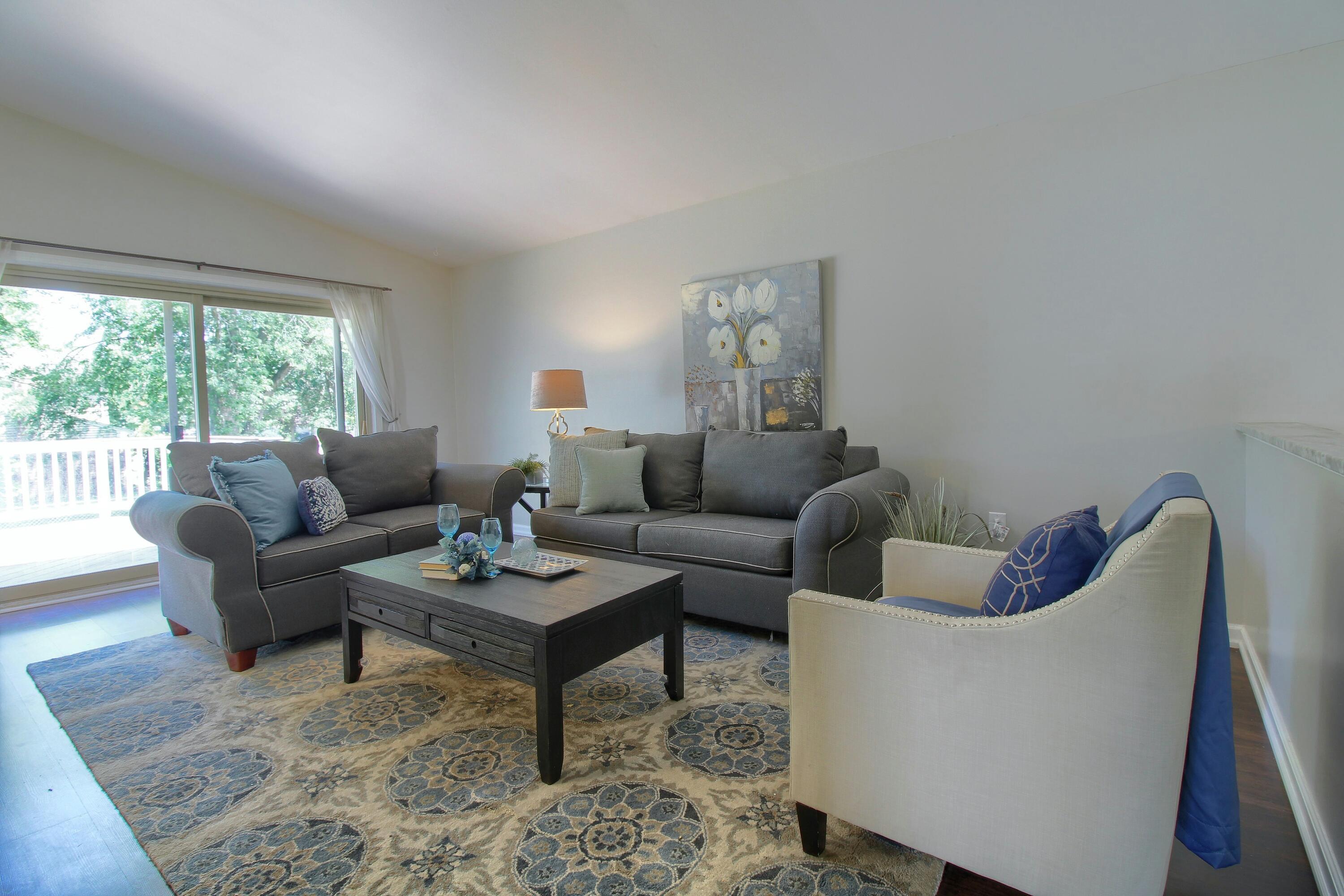 42608 Hanford Road Canton, MI 48187 - Photo 5 of 32 5-Living-Room