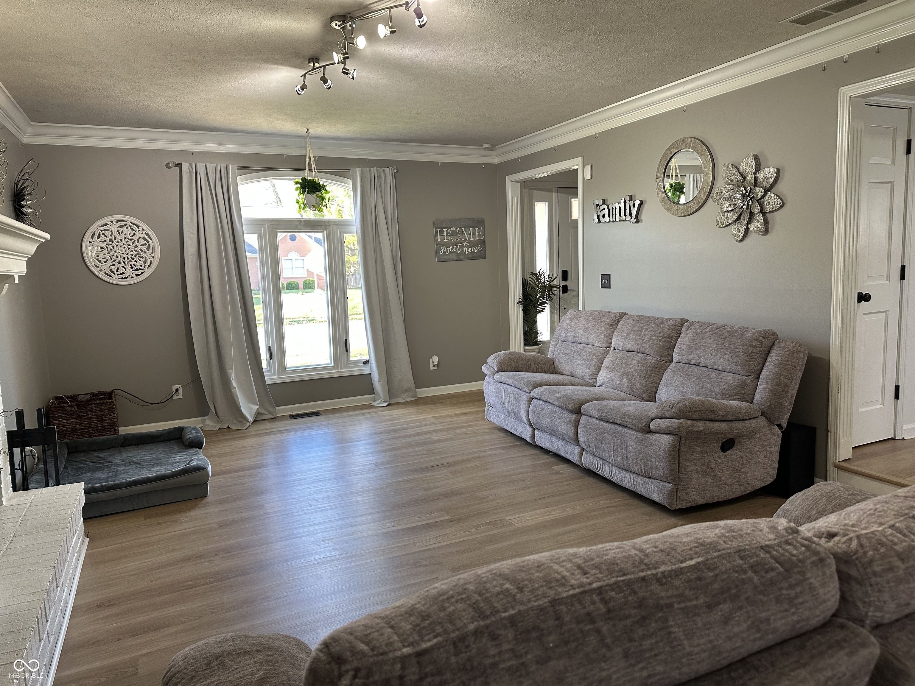 6031 Buck Trail Road Indianapolis, IN 46237 - Photo 4 of 16