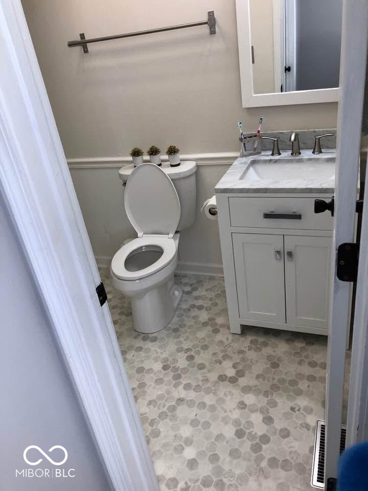 6031 Buck Trail Road Indianapolis, IN 46237 - Photo 8 of 16