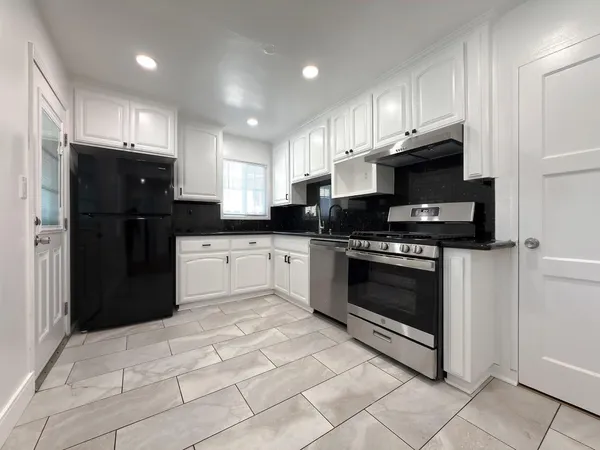 $3,800 | 15935 Paseo Largavista, San Lorenzo, CA 94580