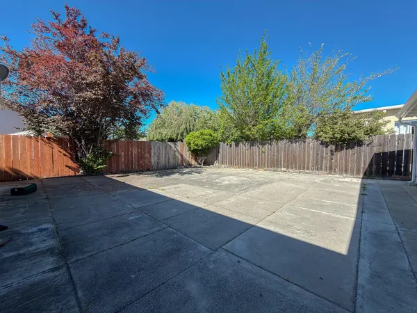 $3,800 | 15935 Paseo Largavista, San Lorenzo, CA 94580