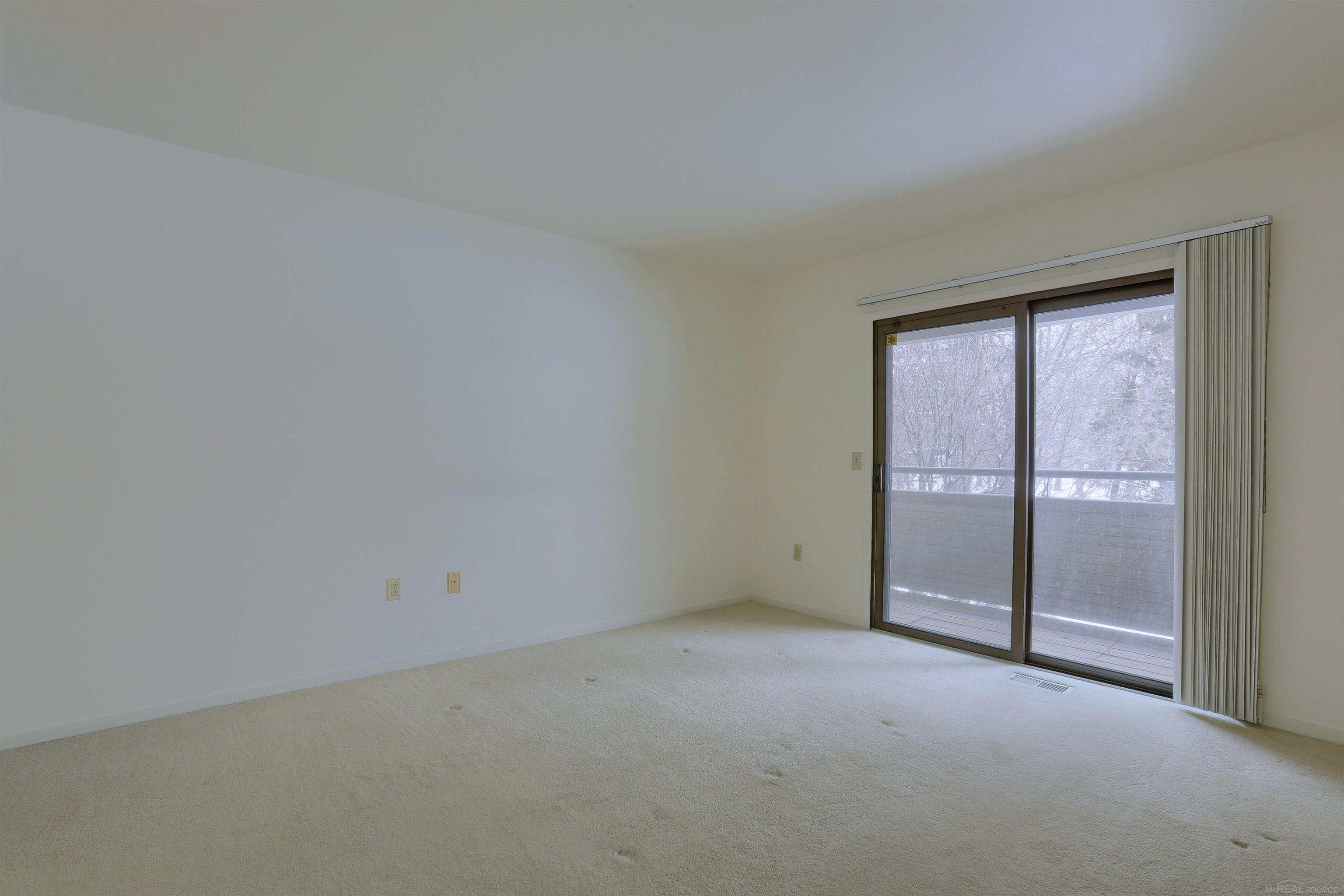 616 Ashley Circle East Rochester, MI 48307 - Photo 17 of 37 50166757-9fc41a29-0ad2-4c8f-af49-1c6fa0e62951.JPG