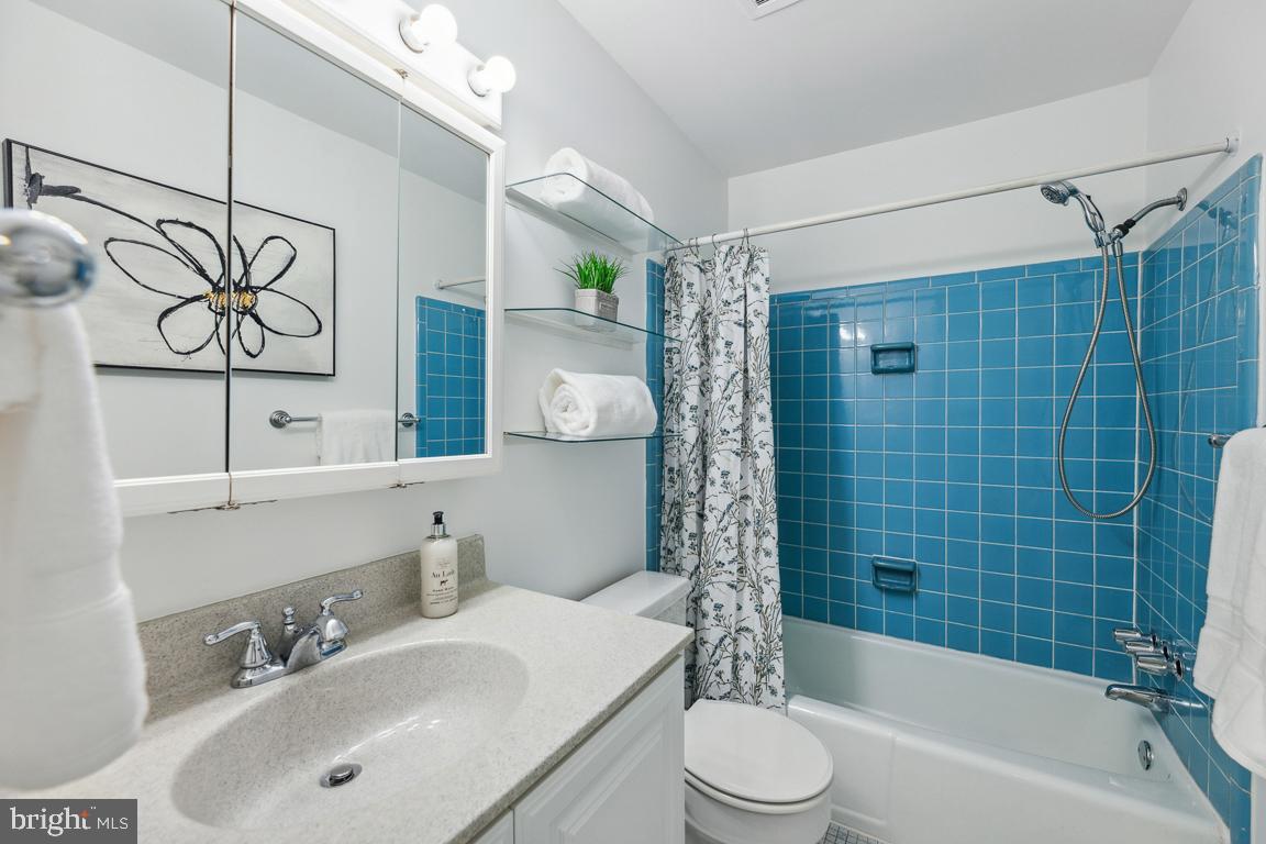 9436 Wallingford Drive Burke, VA 22015 - Photo 24 of 41