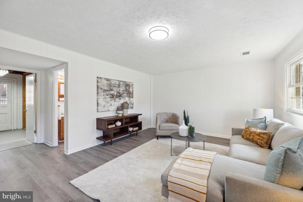 9436 Wallingford Drive Burke, VA 22015 - Photo 27 of 41