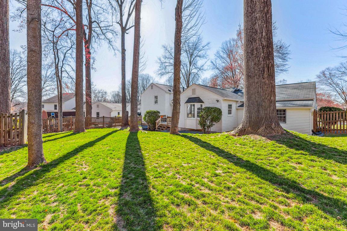 9436 Wallingford Drive Burke, VA 22015 - Photo 3 of 41