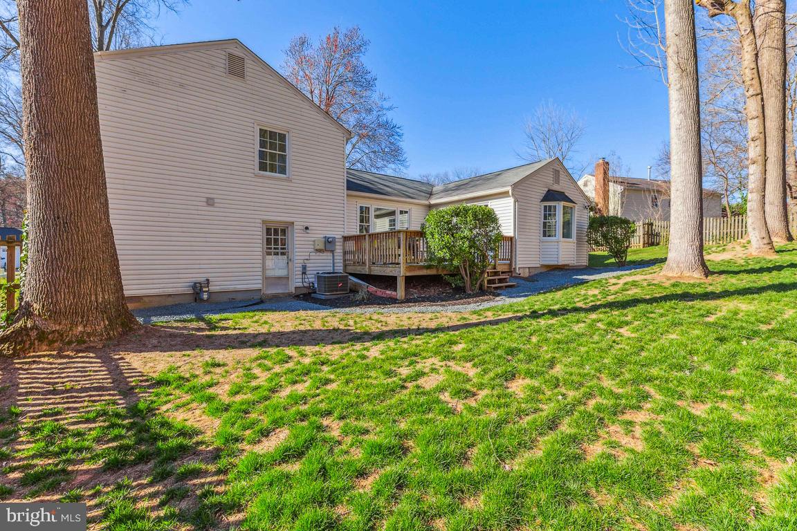 9436 Wallingford Drive Burke, VA 22015 - Photo 33 of 41