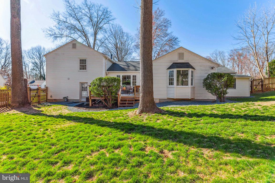 9436 Wallingford Drive Burke, VA 22015 - Photo 34 of 41