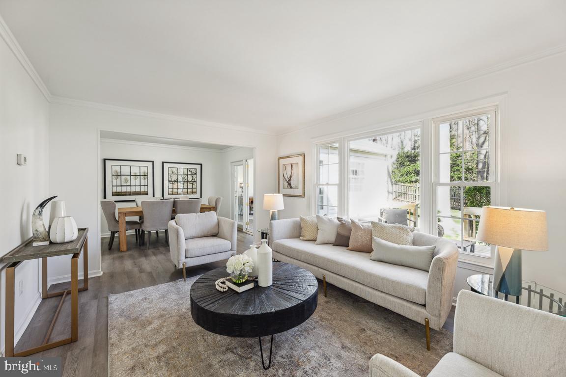 9436 Wallingford Drive Burke, VA 22015 - Photo 5 of 41