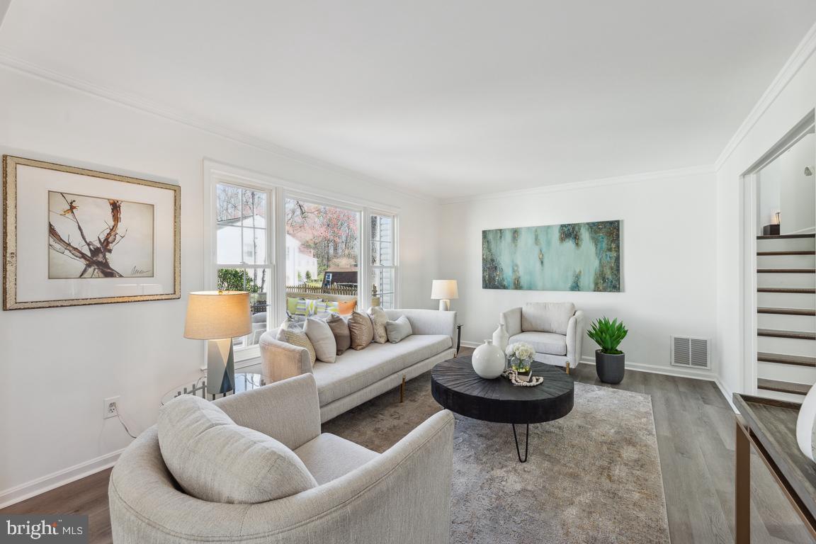 9436 Wallingford Drive Burke, VA 22015 - Photo 6 of 41