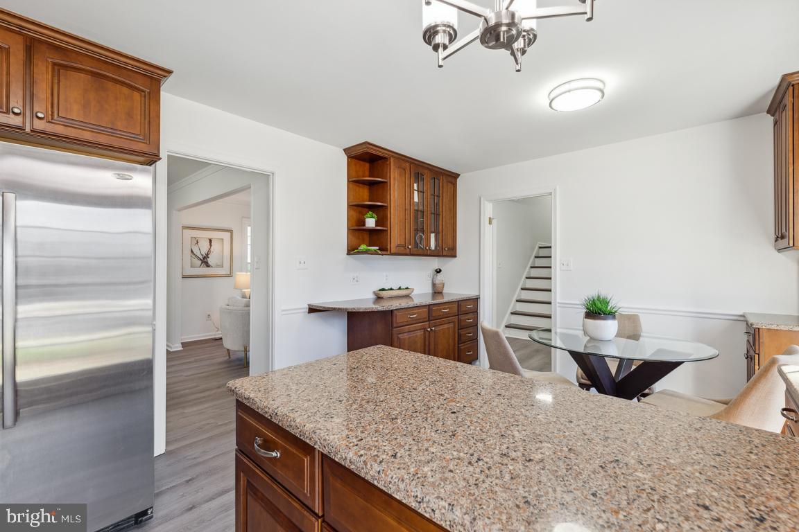 9436 Wallingford Drive Burke, VA 22015 - Photo 10 of 41