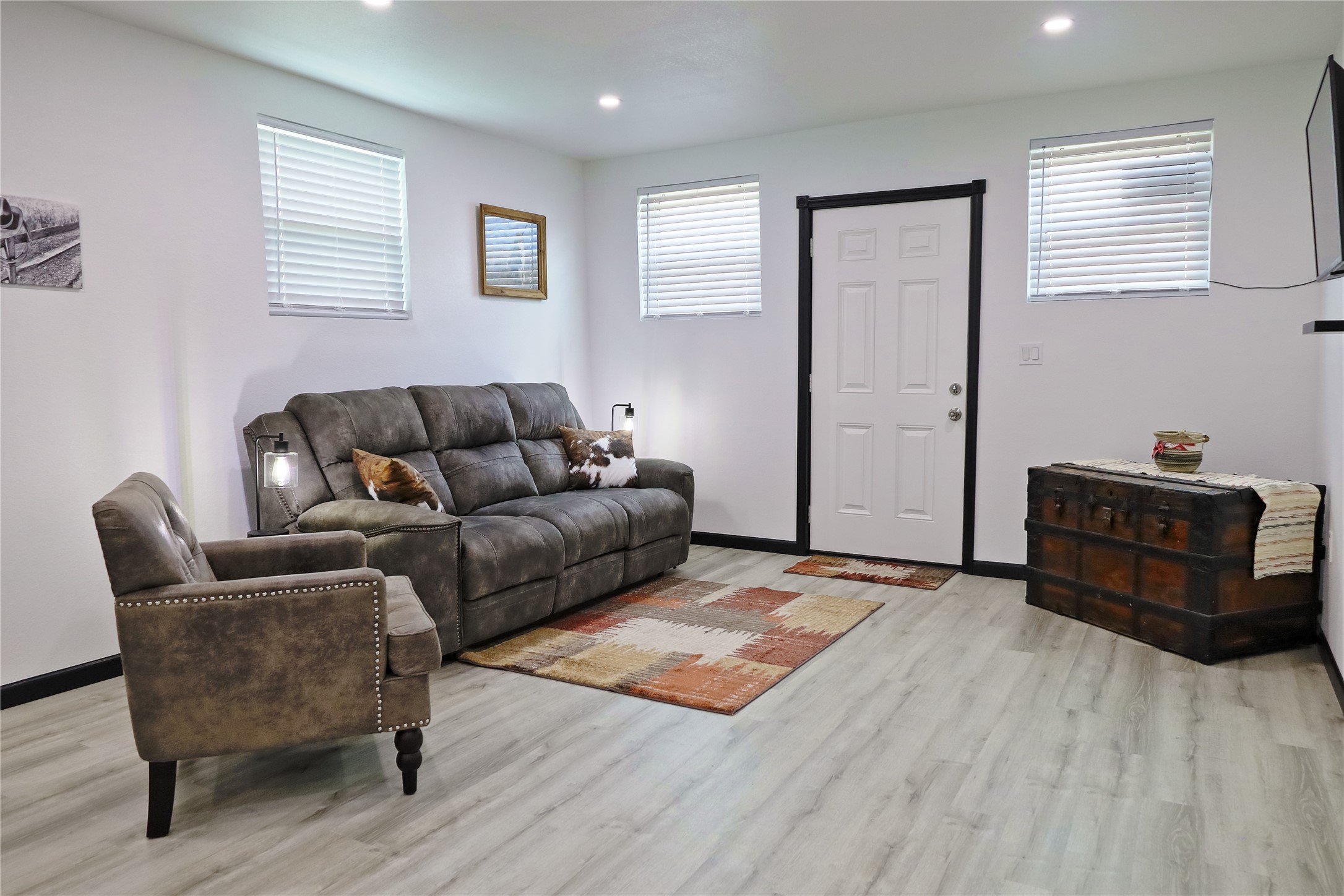 4402 Zelsky Road Freeport, TX 77541 - Photo 3 of 37 Unit A - Living