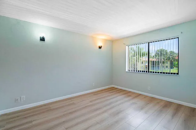 a close up view of a washer and dryer