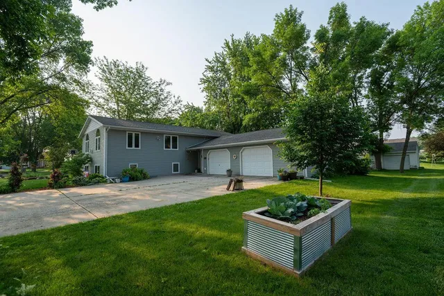 $280,000 | 505 1st Avenue, Raymond, MN 56282