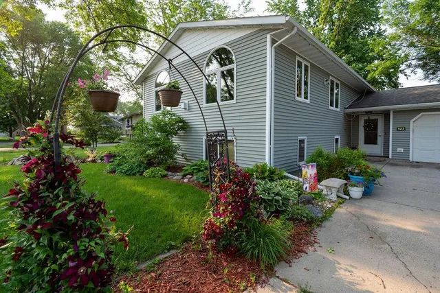 $280,000 | 505 1st Avenue, Raymond, MN 56282