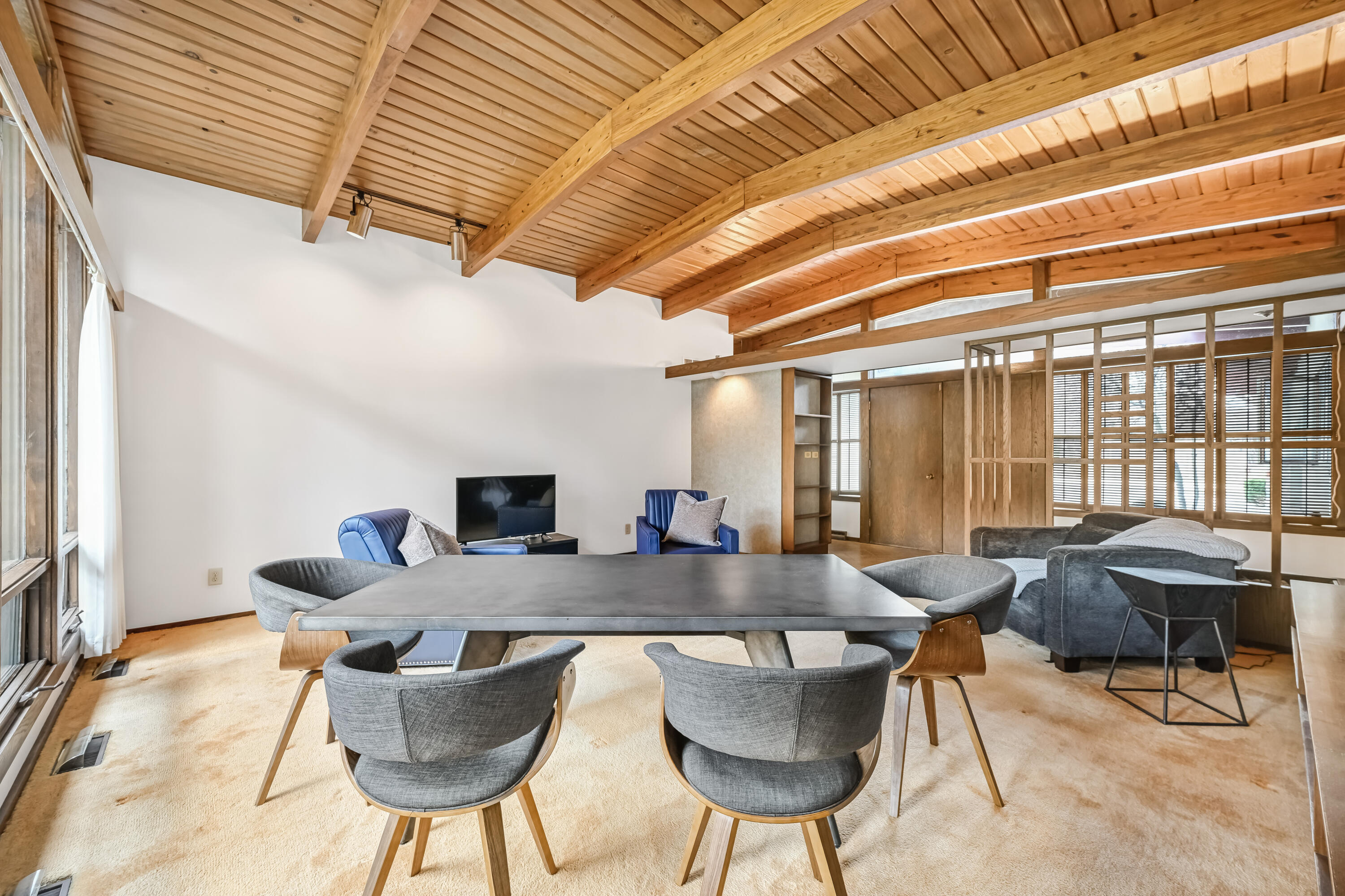 8925 North Maitland Road Bayside, WI 53217 - Photo 12 of 40 Impeccable Craftsmanship