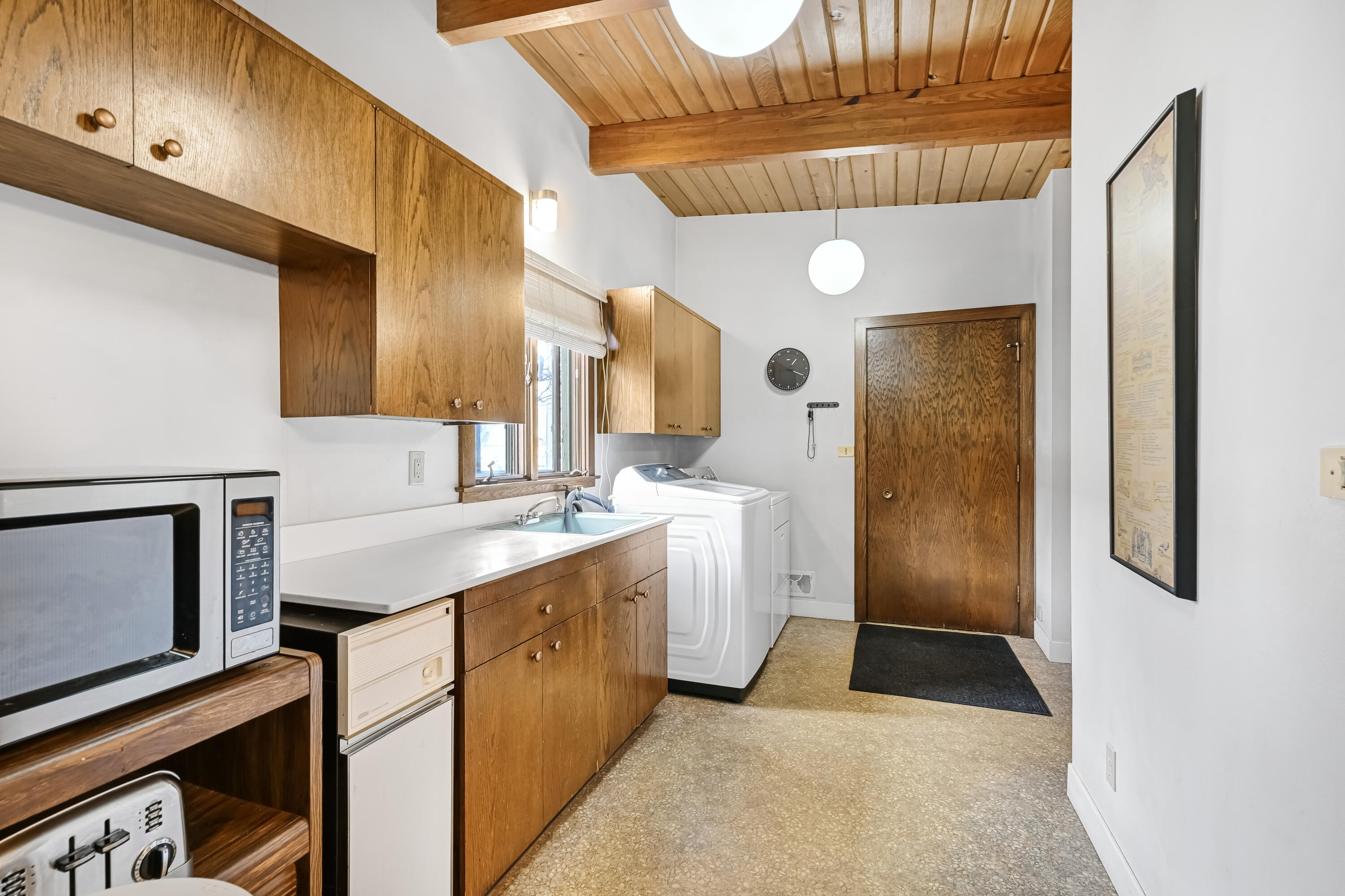 8925 North Maitland Road Bayside, WI 53217 - Photo 26 of 40 Mudroom/Laundry Room on Main Level