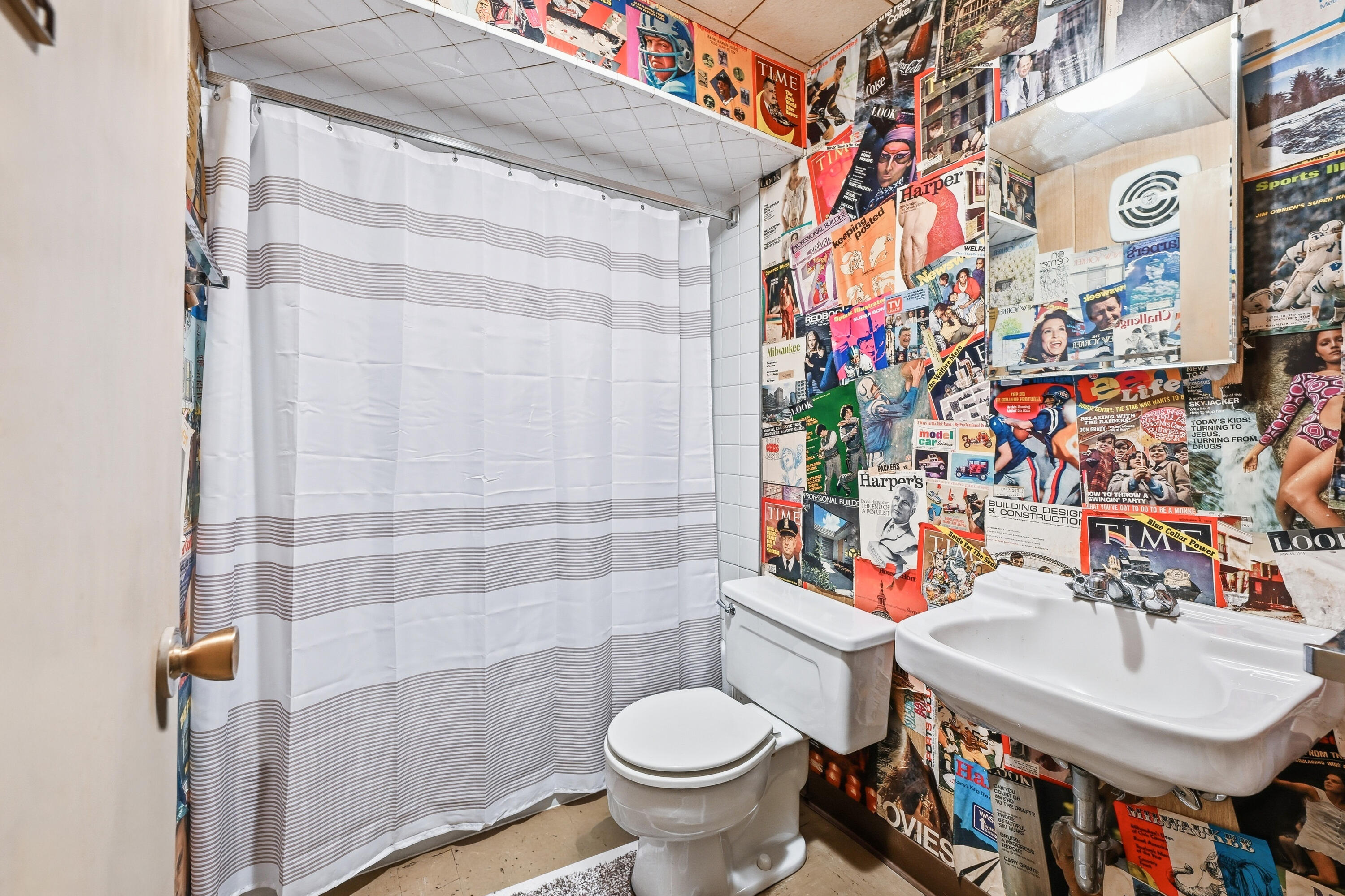 8925 North Maitland Road Bayside, WI 53217 - Photo 30 of 40 Full Bathroom on Lower Level