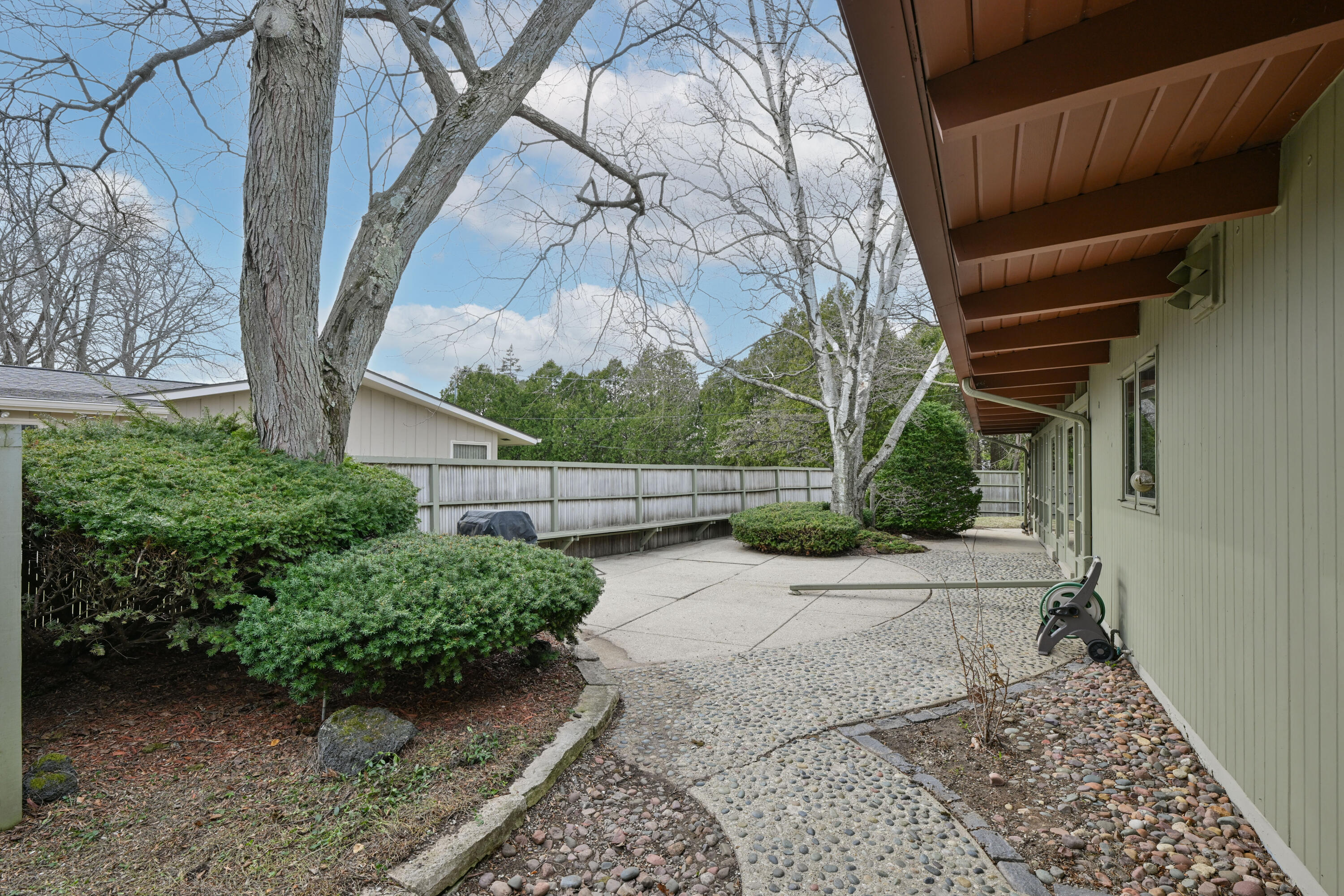 8925 North Maitland Road Bayside, WI 53217 - Photo 32 of 40 Outdoor Living Space