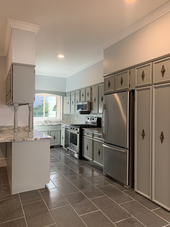 88 Grant Street Fall River, MA 02721 - Photo 6 of 19 Gallery Image 6