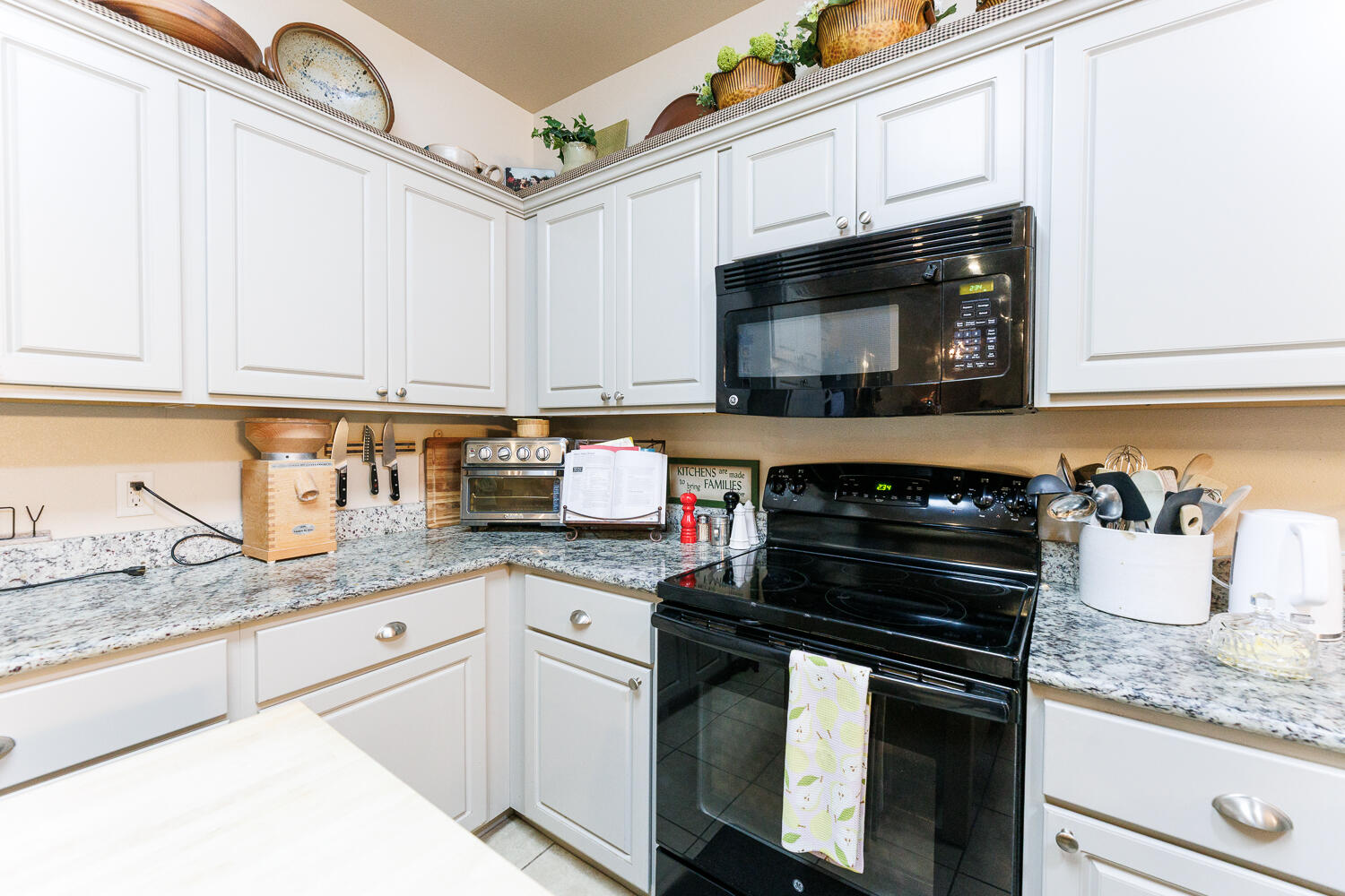 3113 113th Street Lubbock, TX 79423 - Photo 11 of 27 Kitchen
