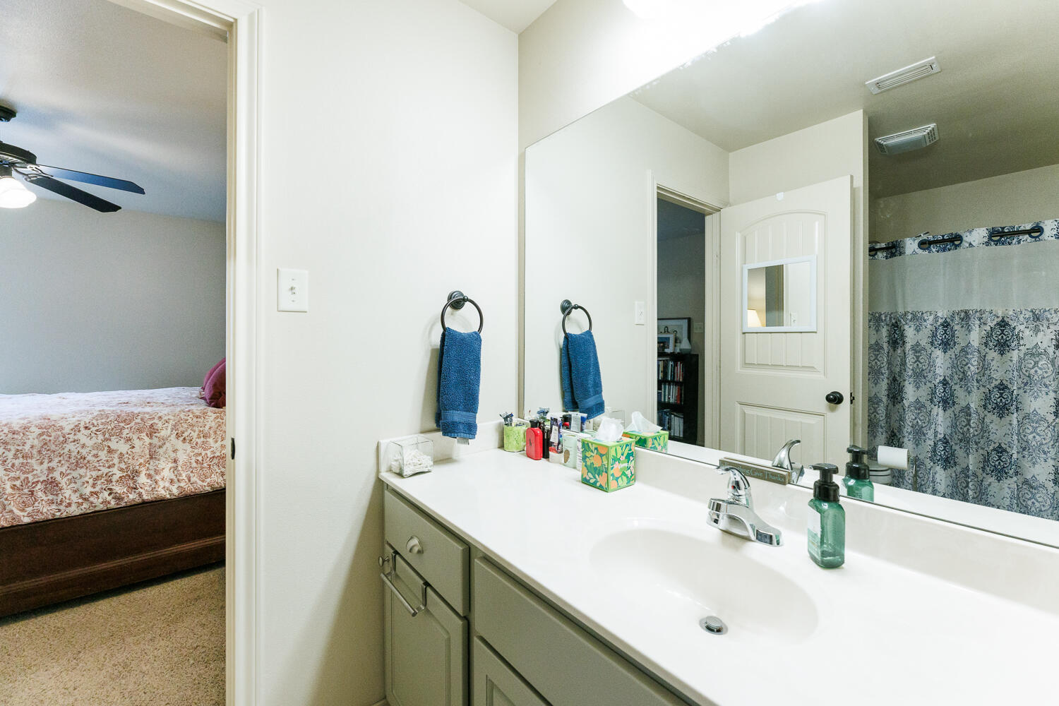3113 113th Street Lubbock, TX 79423 - Photo 16 of 27 Primary Bathroom