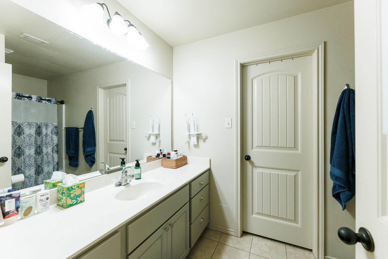 3113 113th Street Lubbock, TX 79423 - Photo 17 of 27 Primary Bathroom