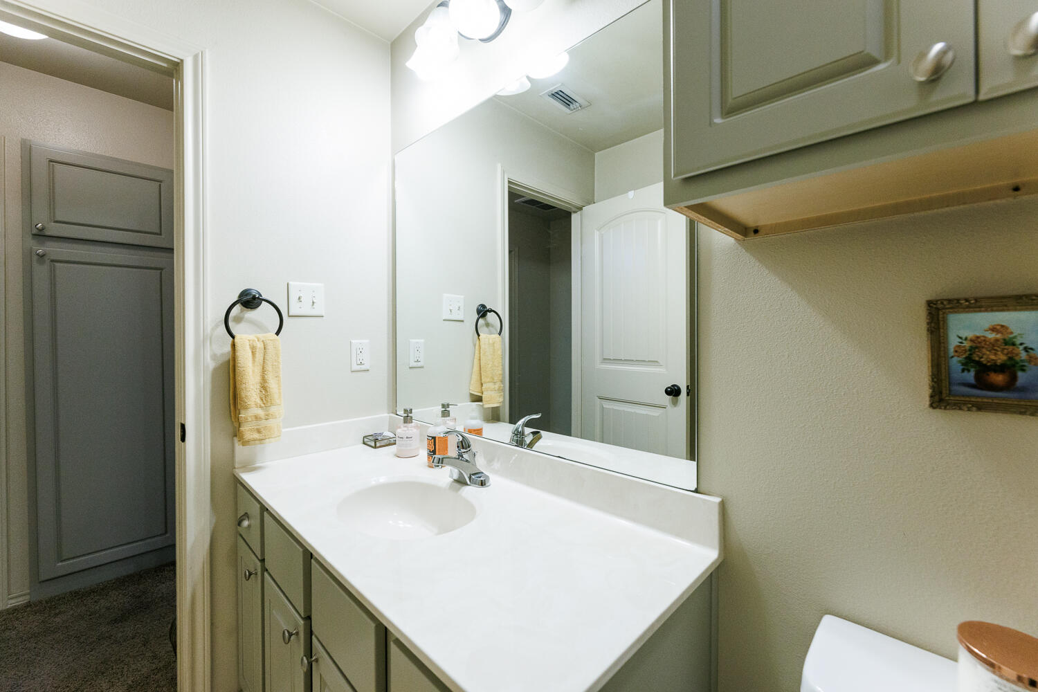 3113 113th Street Lubbock, TX 79423 - Photo 22 of 27 Second Bathroom