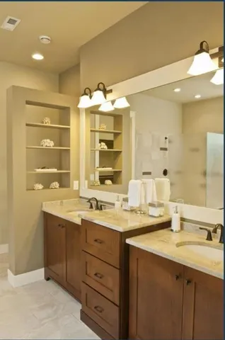 $859,000 | 2017 Vilas Street, Leavenworth, KS 66048