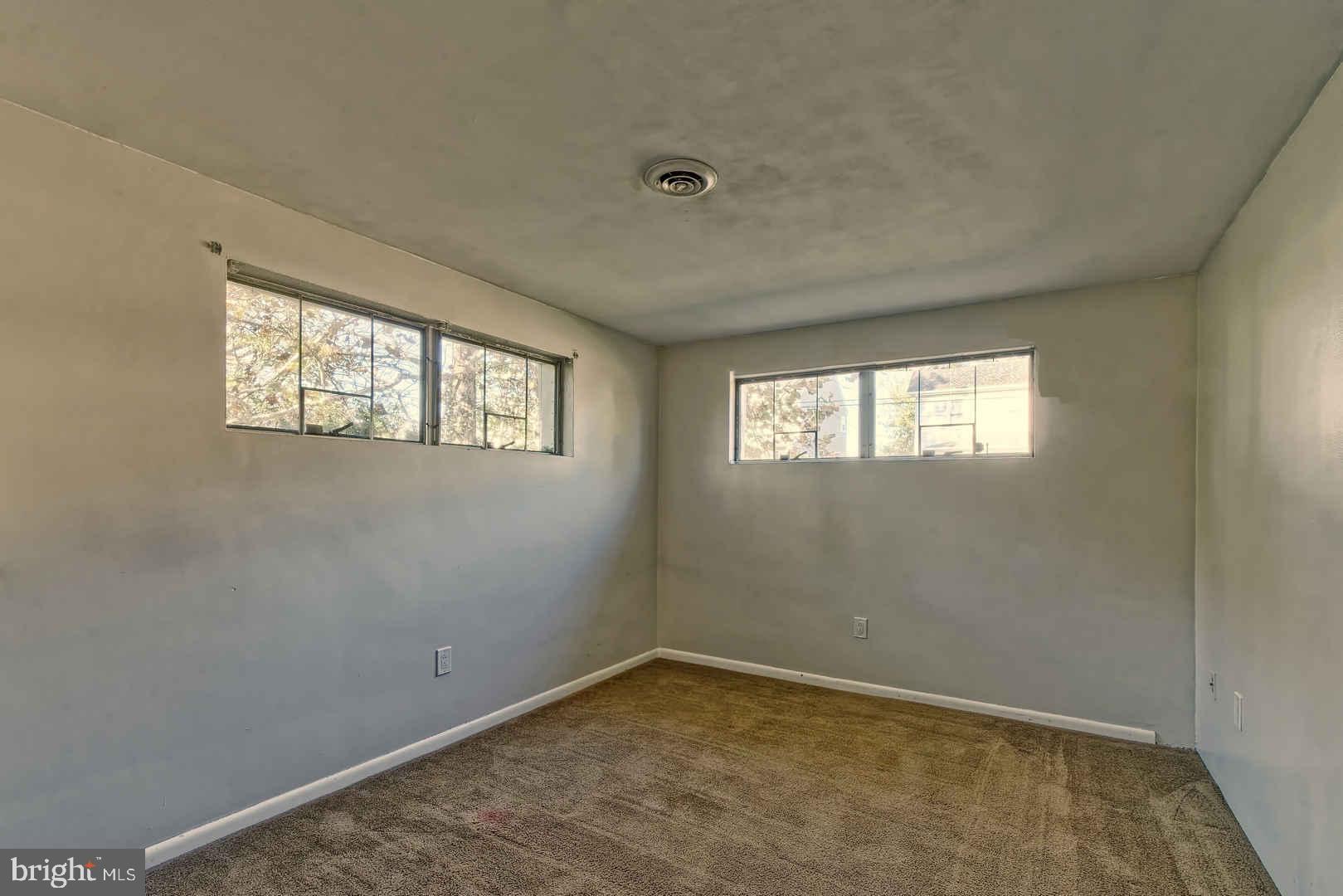 368 Democrat Road Gibbstown, NJ 08027 - Photo 13 of 20