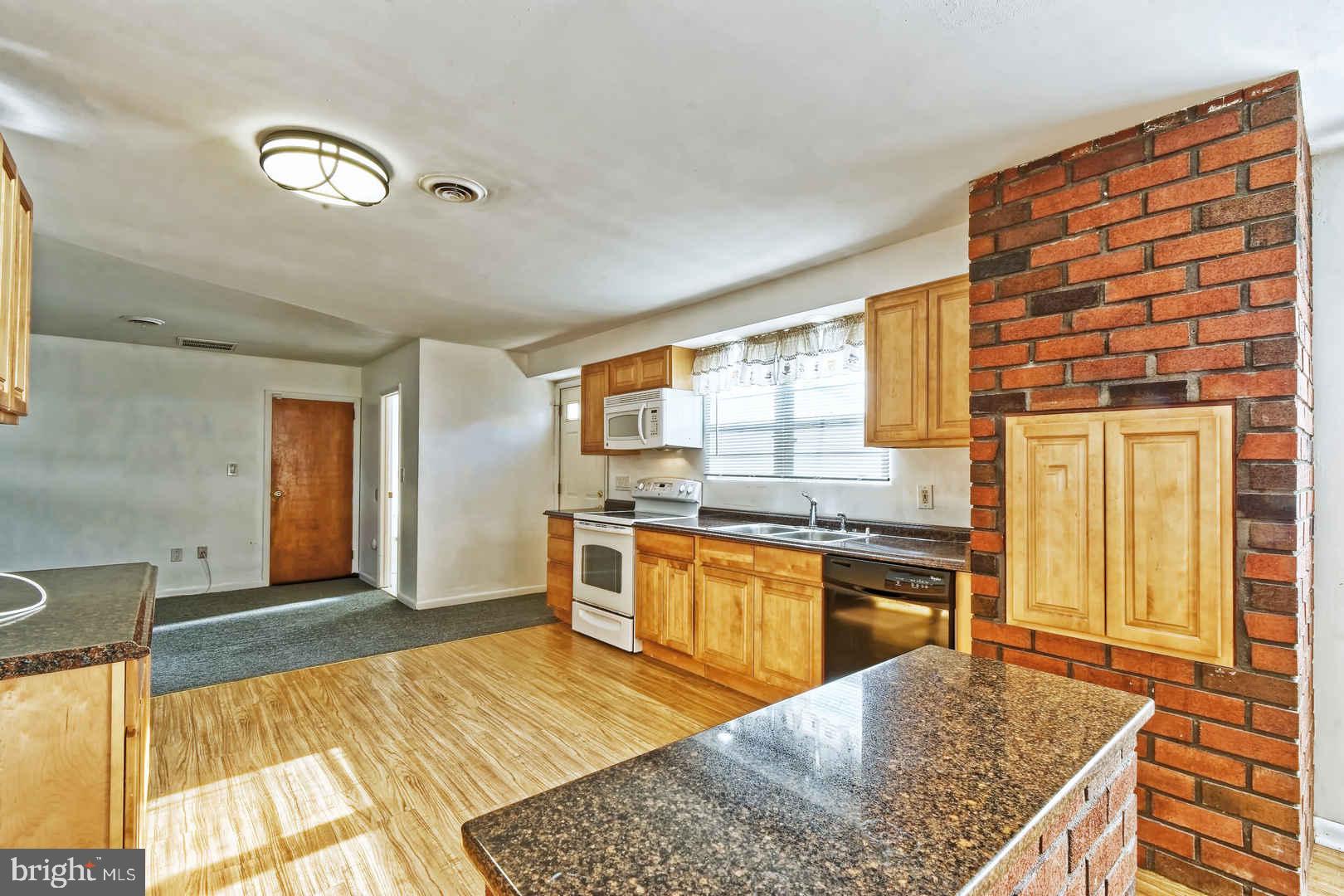 368 Democrat Road Gibbstown, NJ 08027 - Photo 3 of 20