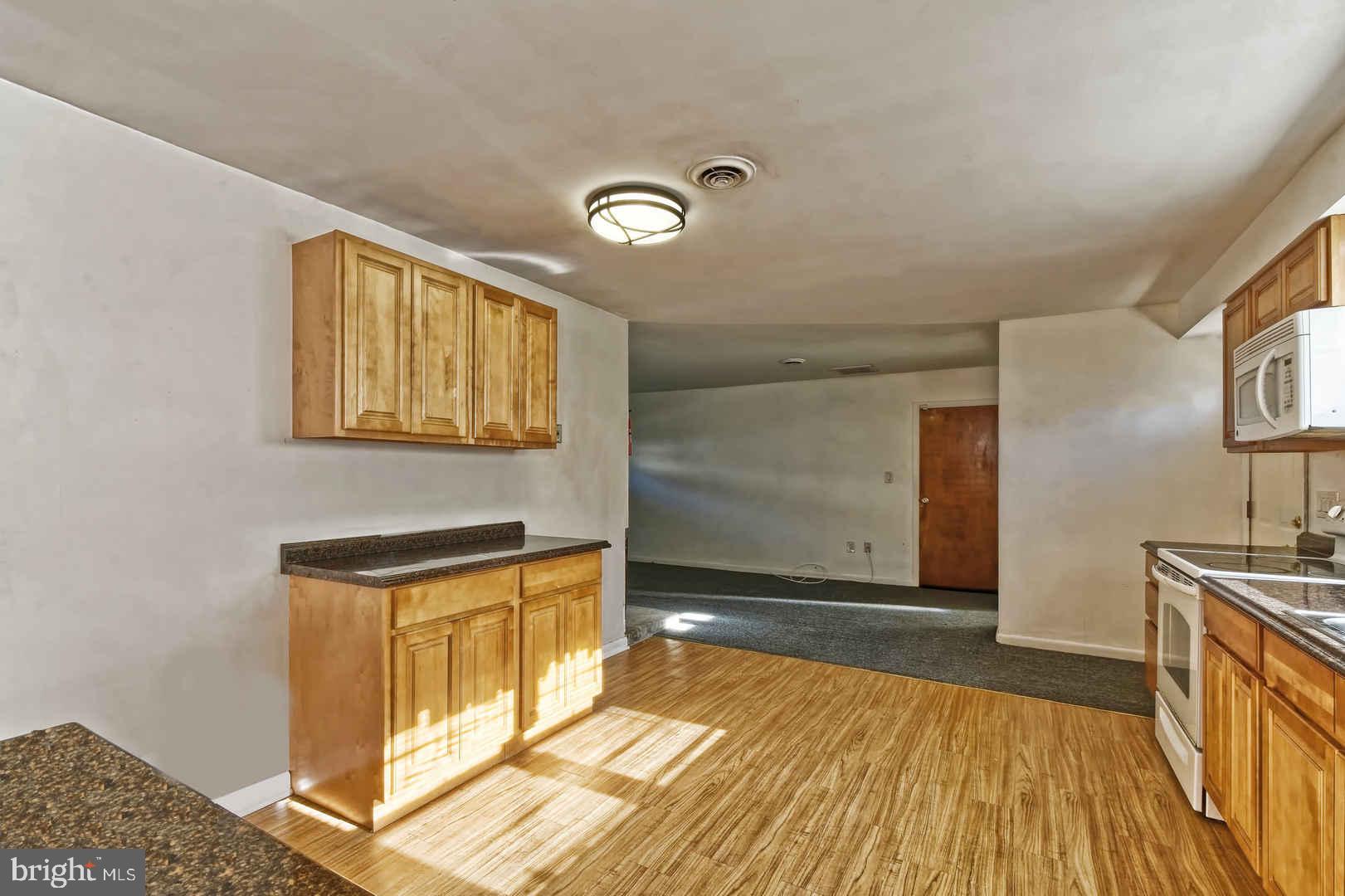 368 Democrat Road Gibbstown, NJ 08027 - Photo 4 of 20