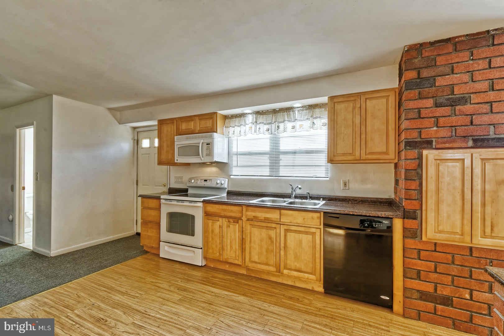 368 Democrat Road Gibbstown, NJ 08027 - Photo 5 of 20
