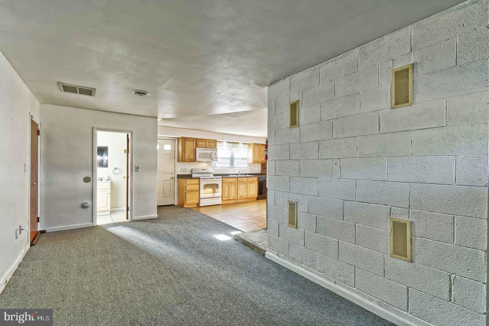 368 Democrat Road Gibbstown, NJ 08027 - Photo 10 of 20