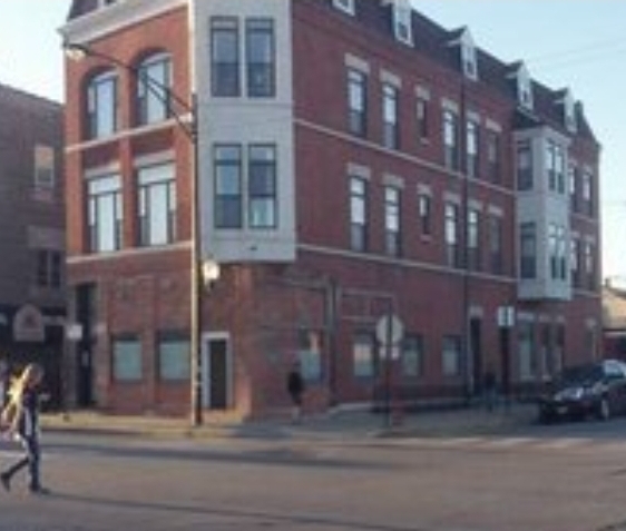 a building that has a lots of windows