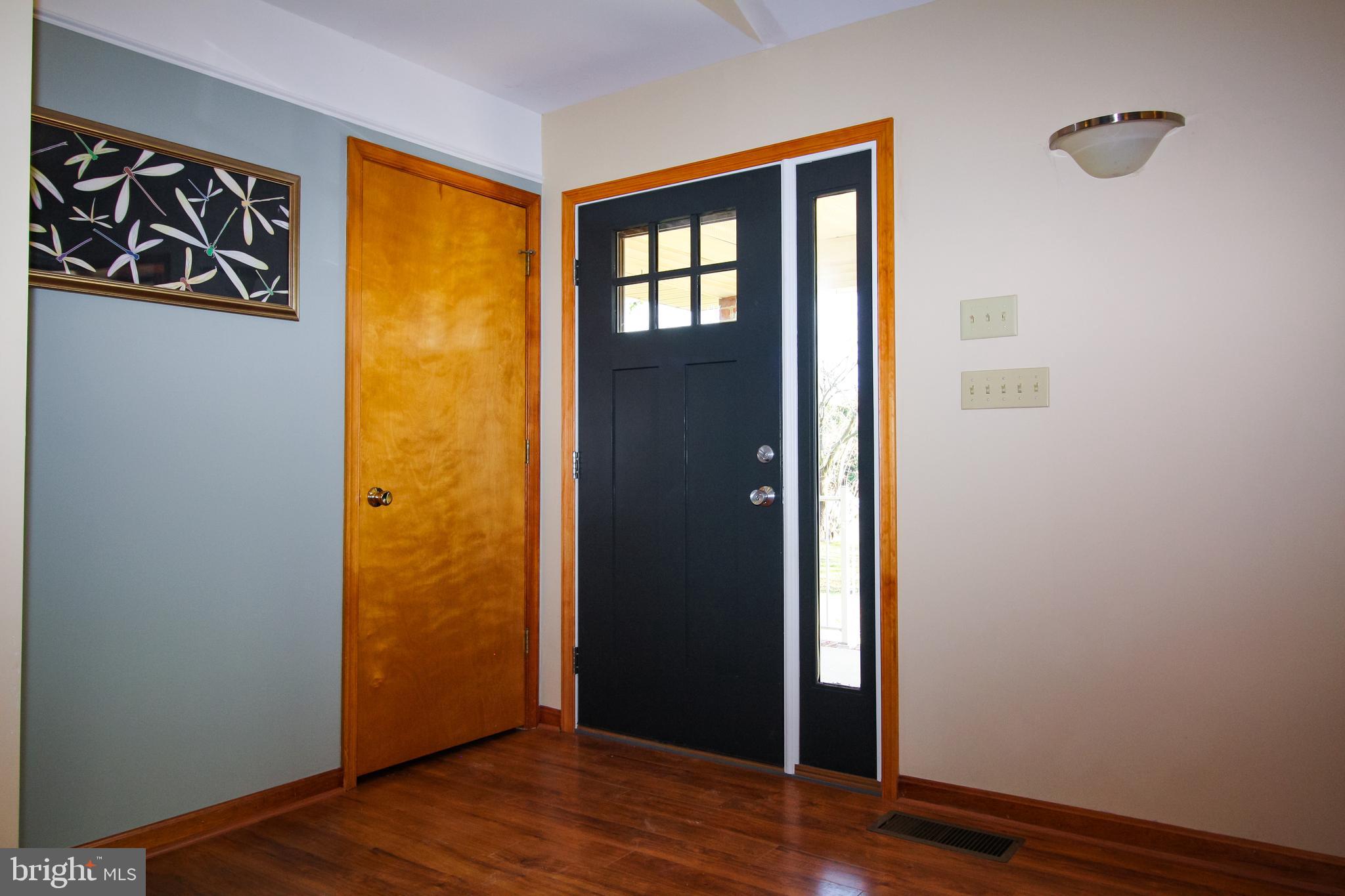 28533 Cave Neck Road Milton, DE 19968 - Photo 12 of 32 Entryway