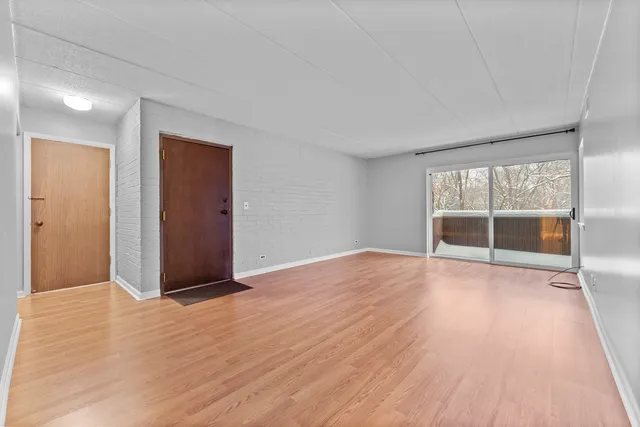 $1,450 | 564 Timber Ridge Drive, Unit 305, Carol Stream, IL 60188