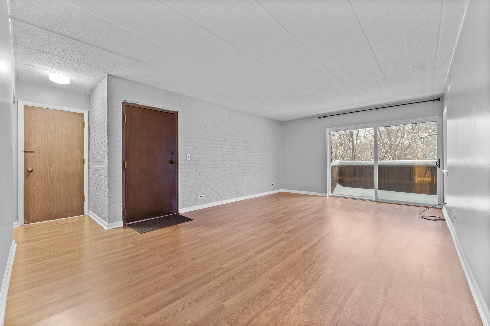 564 Timber Ridge Drive, Unit 305 Carol Stream, IL 60188 - Photo 3 of 11