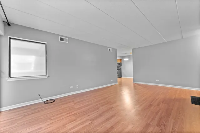 $1,450 | 564 Timber Ridge Drive, Unit 305, Carol Stream, IL 60188